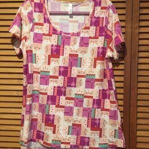 Lularoe Christmas t-shirt